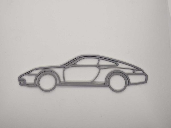Décoration murale d'une silhouette de profil de Porsche 911 type 996. réalisé en impression 3d en pla gris