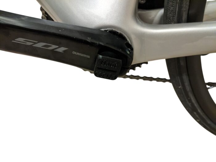 Outil de mesure d'hauteur de selle pour pédalier équipé de vis étoile