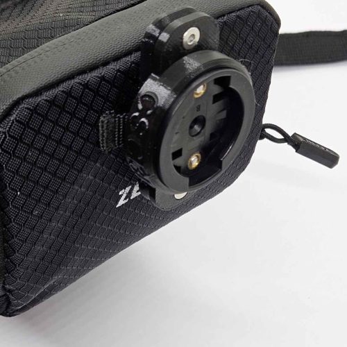 Un support sacoche pour Bryton gardia R300L monté sur une sacoche arrière de vélo